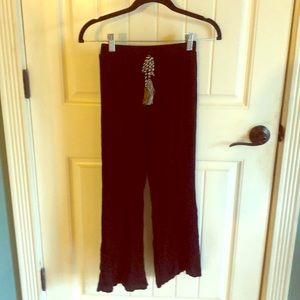 Women’s black bottoms